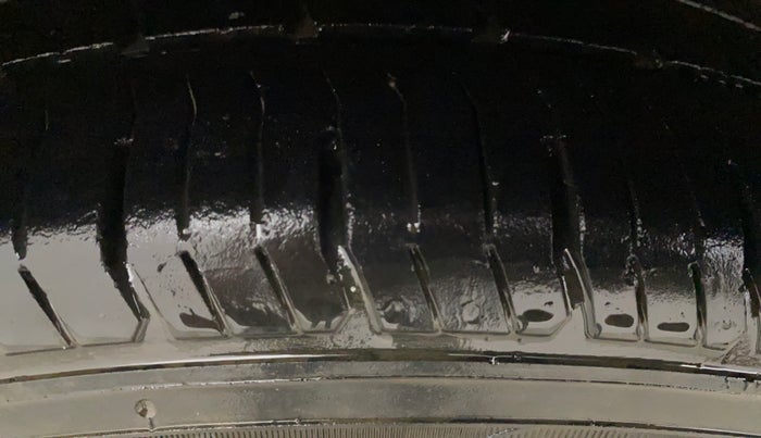 2017 Hyundai Eon MAGNA +, Petrol, Manual, 69,349 km, Right Rear Tyre Tread