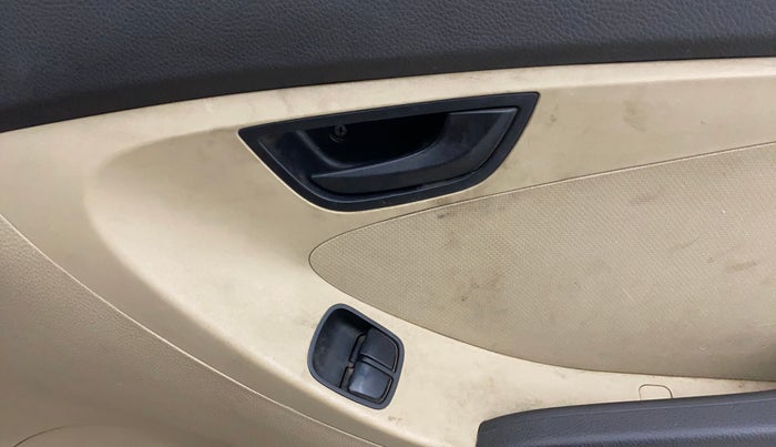 2017 Hyundai Eon MAGNA +, Petrol, Manual, 69,349 km, Driver Side Door Panels Control