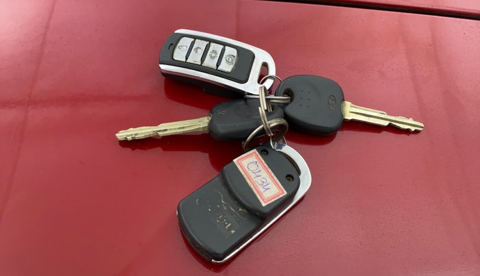 2017 Hyundai Eon MAGNA +, Petrol, Manual, 69,349 km, Key Close Up