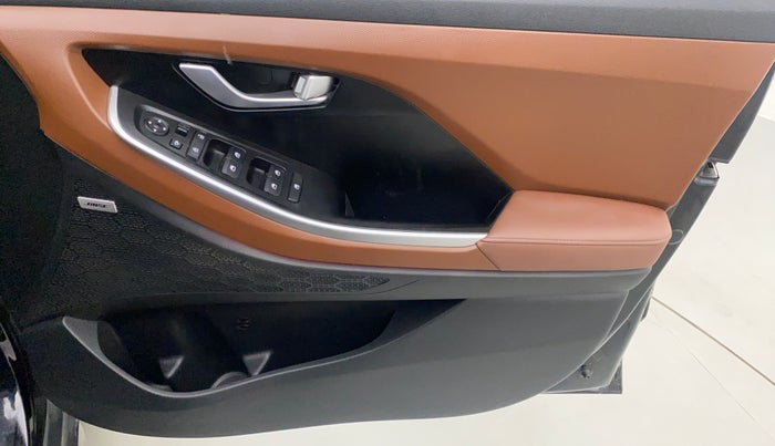 2021 Hyundai ALCAZAR PLATINUM 1.5 MT 7STR, Diesel, Manual, 23,155 km, Driver Side Door Panels Control