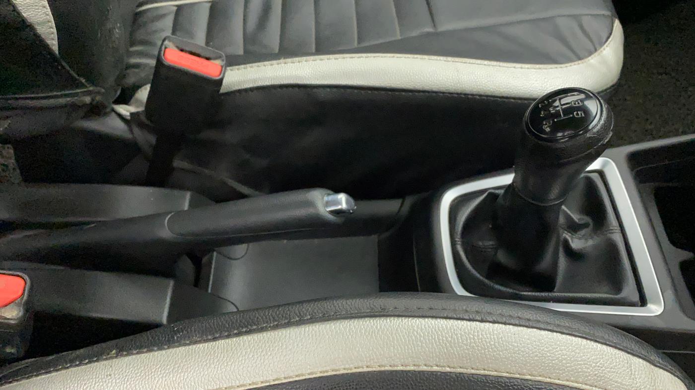 2018 Maruti Swift VXI, Petrol, Manual, 91,534 km, Gear Lever