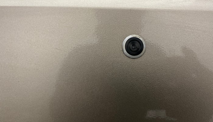 2015 Volkswagen Vento HIGHLINE 1.6 MPI, Petrol, Manual, 1,27,839 km, Parking Camera