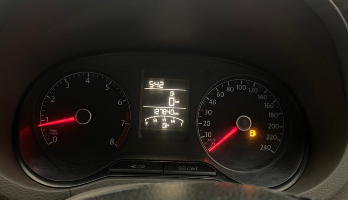 2015 Volkswagen Vento HIGHLINE 1.6 MPI, Petrol, Manual, 1,27,839 km, Odometer Image