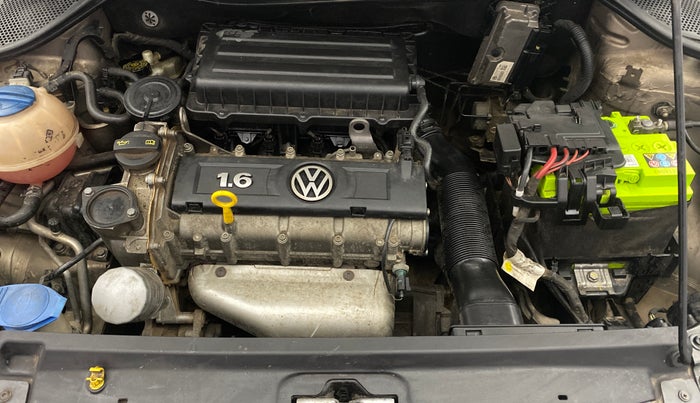 2015 Volkswagen Vento HIGHLINE 1.6 MPI, Petrol, Manual, 1,27,839 km, Engine View