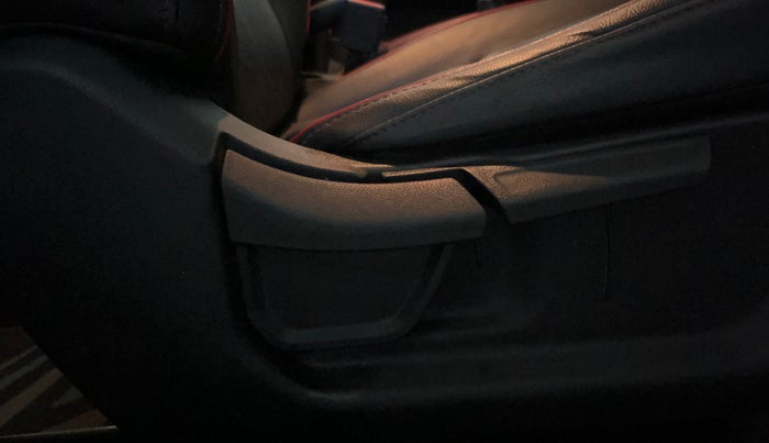 2021 Hyundai NEW I20 N LINE N6 1.0 TURBO GDI IMT, Petrol, Manual, 65,947 km, Driver Side Adjustment Panel