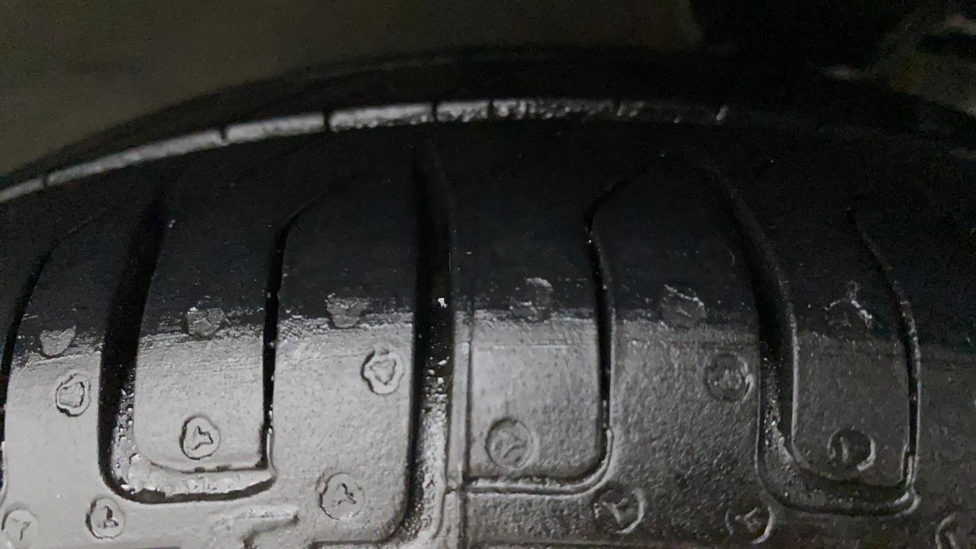 2014 Hyundai Eon MAGNA +, Petrol, Manual, 51,722 km, Right Front Tyre Tread