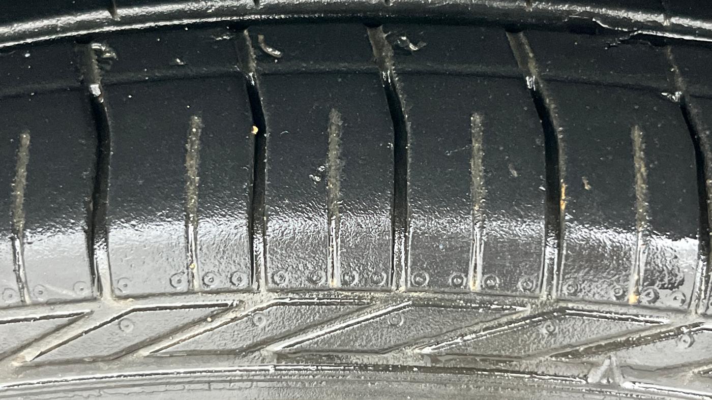 2022 Tata NEXON XZ PLUS PETROL, Petrol, Manual, 29,637 km, Right Front Tyre Tread