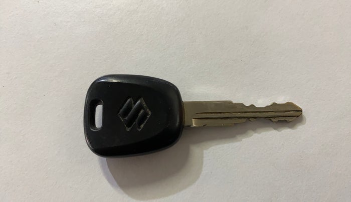 2016 Maruti Celerio VXI, CNG, Manual, 67,097 km, Key Close Up