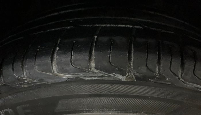 2020 Tata NEXON XM PETROL, Petrol, Manual, 56,882 km, Right Front Tyre Tread