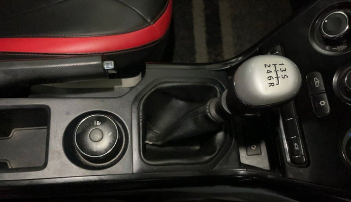 2020 Tata NEXON XM PETROL, Petrol, Manual, 56,882 km, Gear Lever