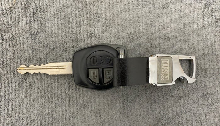 2015 Maruti Baleno DELTA PETROL 1.2, CNG, Manual, 68,661 km, Key Close Up