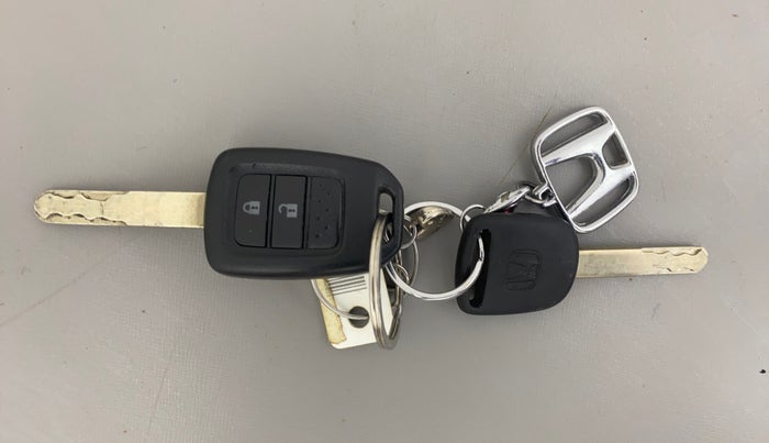 2018 Honda WR-V 1.2L I-VTEC VX MT, Petrol, Manual, 76,309 km, Key Close Up