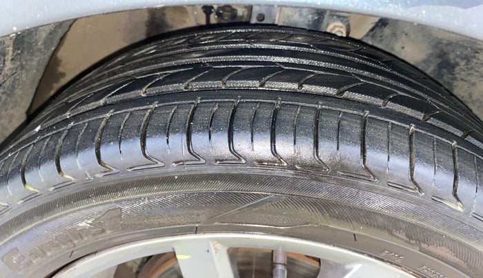 2019 Volkswagen Ameo HIGHLINE PLUS 1.5L AT 16 ALLOY, Diesel, Automatic, 39,830 km, Right Front Tyre Tread