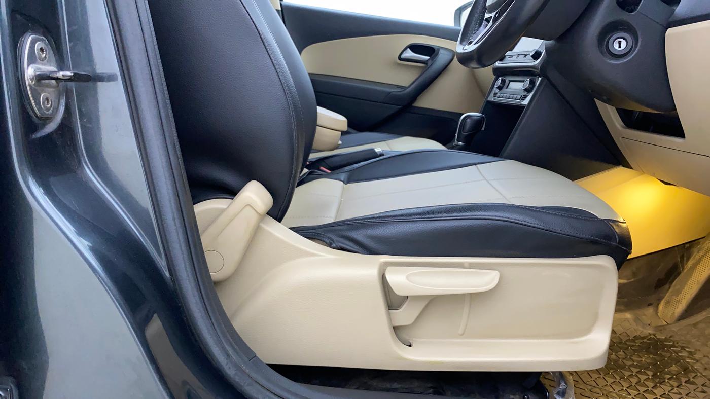 2019 Volkswagen Ameo HIGHLINE PLUS 1.5L AT 16 ALLOY, Diesel, Automatic, 39,898 km, Driver Side Adjustment Panel