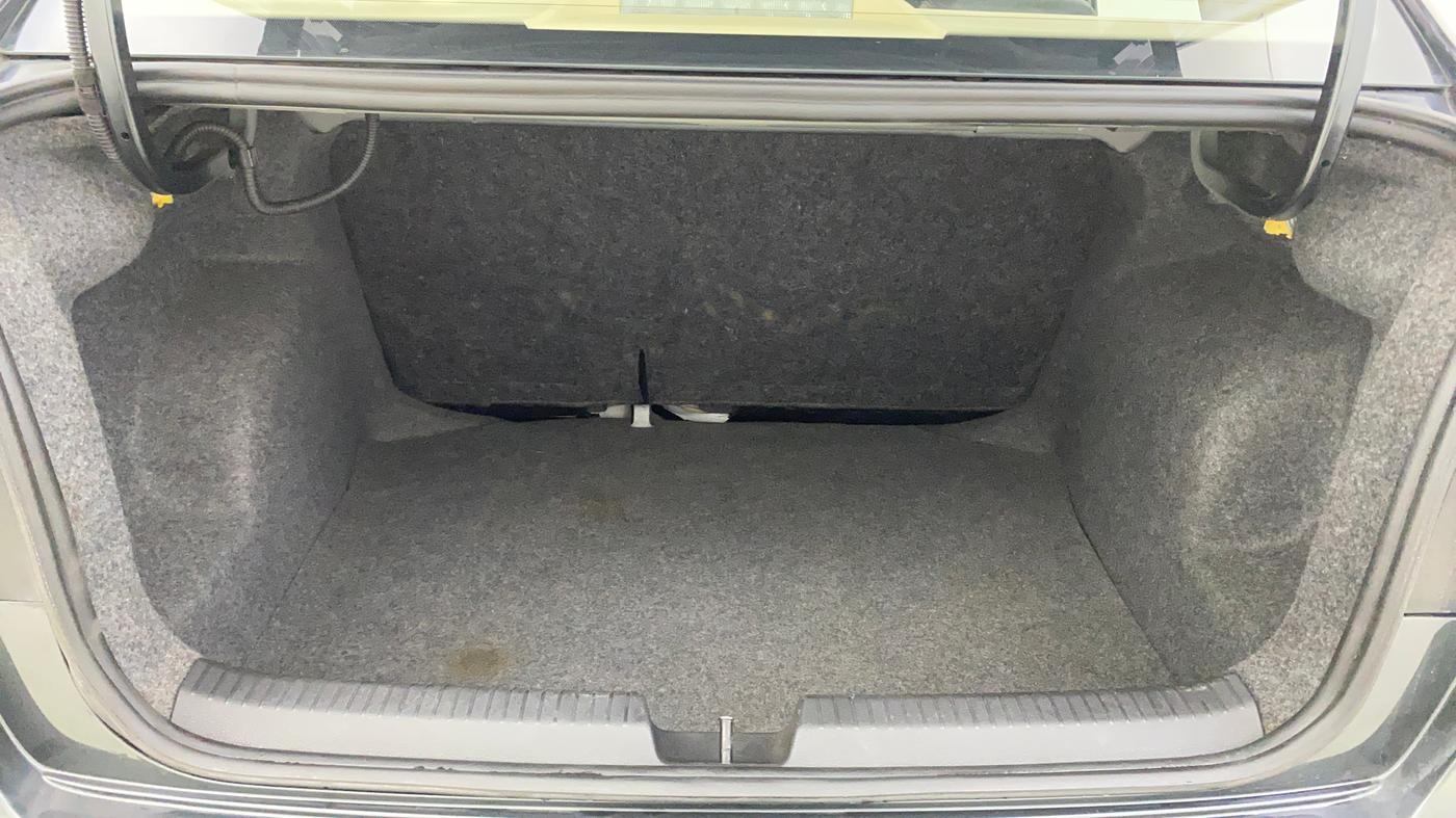 2019 Volkswagen Ameo HIGHLINE PLUS 1.5L AT 16 ALLOY, Diesel, Automatic, 39,898 km, Boot Inside