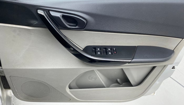2016 Tata Tiago XT PETROL, CNG, Manual, 68,178 km, Driver Side Door Panels Control
