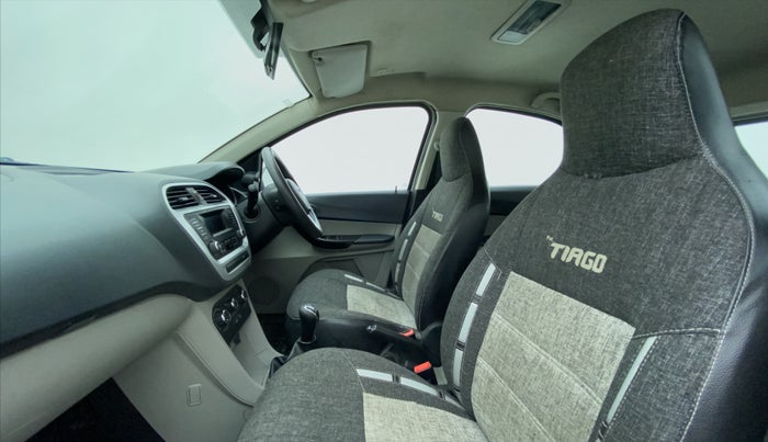 2016 Tata Tiago XT PETROL, CNG, Manual, 68,178 km, Right Side Front Door Cabin