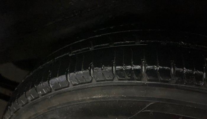 2017 Maruti Wagon R 1.0 LXI CNG, CNG, Manual, 66,078 km, Left Rear Tyre Tread