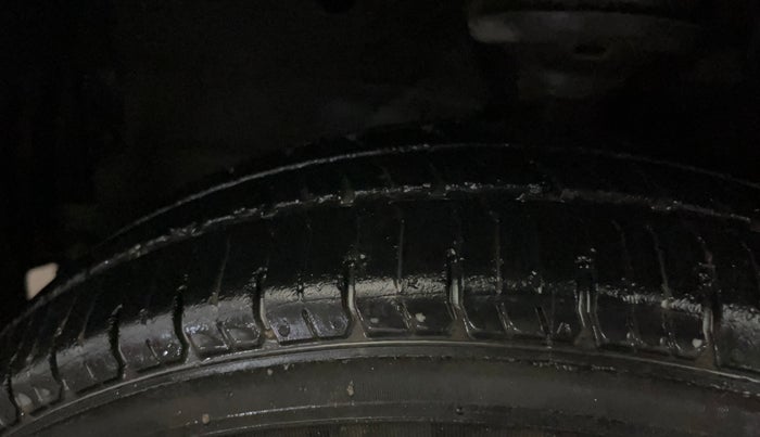 2017 Maruti Wagon R 1.0 LXI CNG, CNG, Manual, 66,078 km, Left Front Tyre Tread