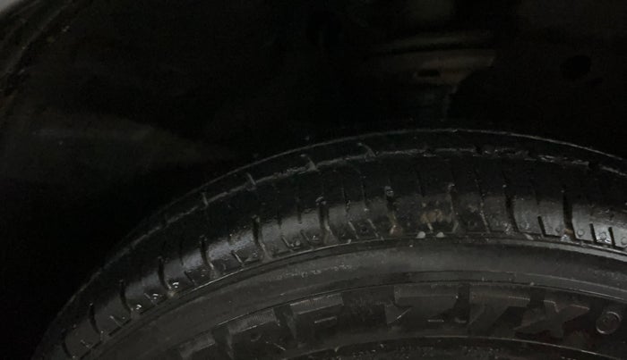 2017 Maruti Wagon R 1.0 LXI CNG, CNG, Manual, 66,078 km, Right Front Tyre Tread