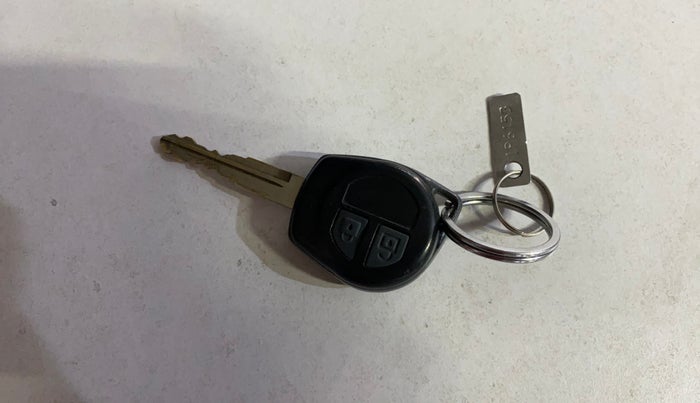 2014 Maruti Swift VXI, Petrol, Manual, 61,343 km, Key Close Up