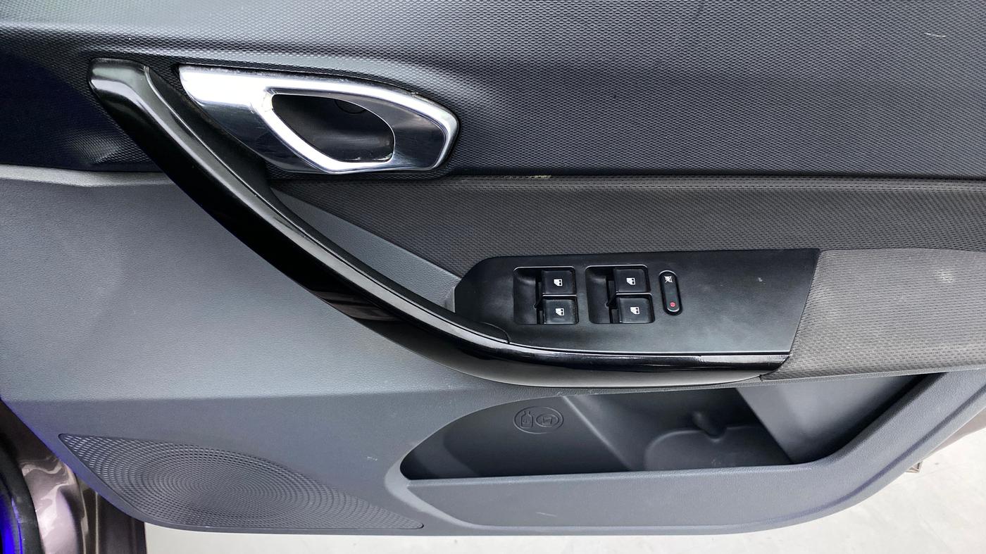 2017 Tata TIGOR XZ (O) PETROL, Petrol, Manual, 49,189 km, Driver Side Door Panels Control