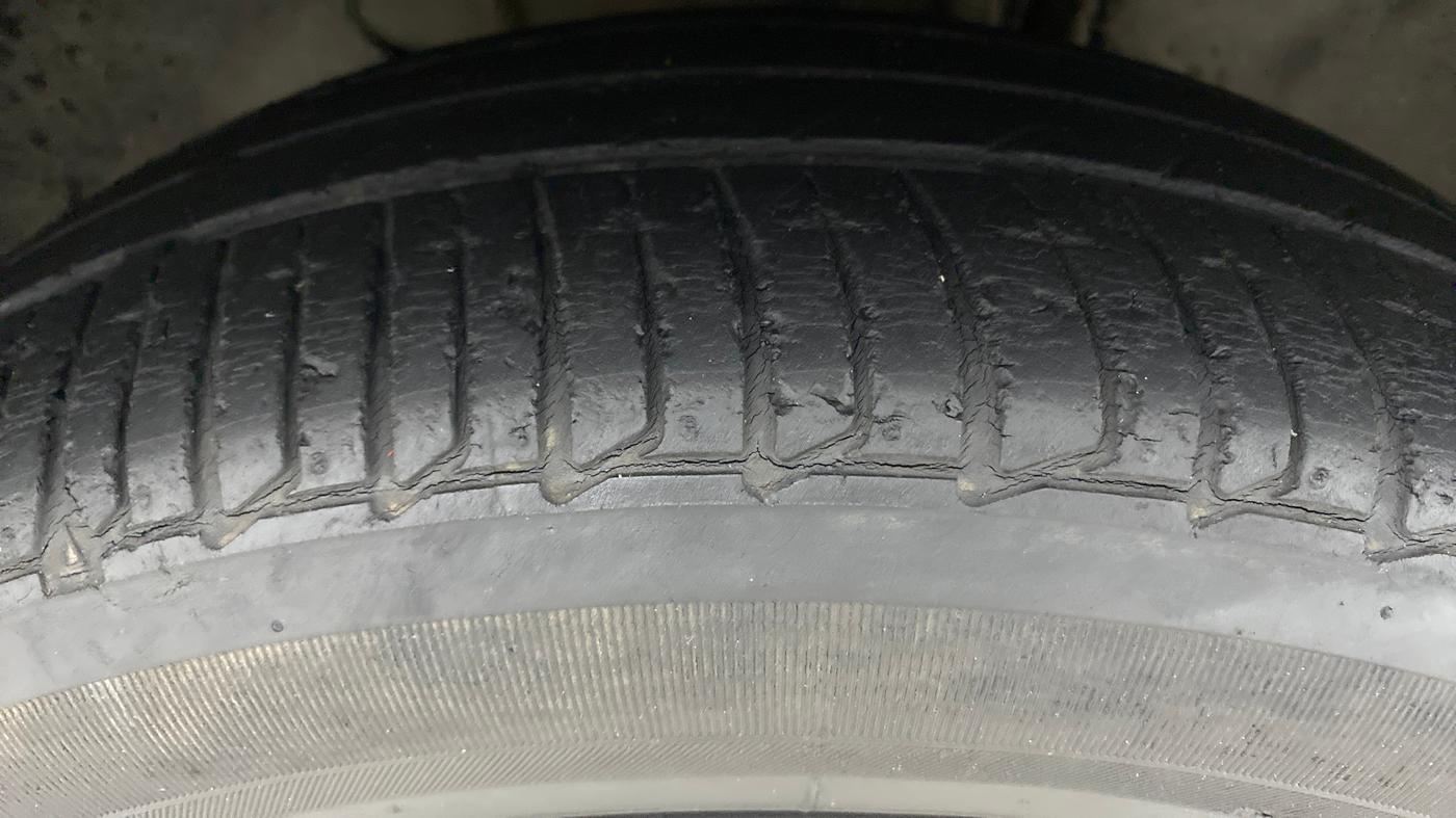 2017 Tata TIGOR XZ (O) PETROL, Petrol, Manual, 49,189 km, Right Front Tyre Tread