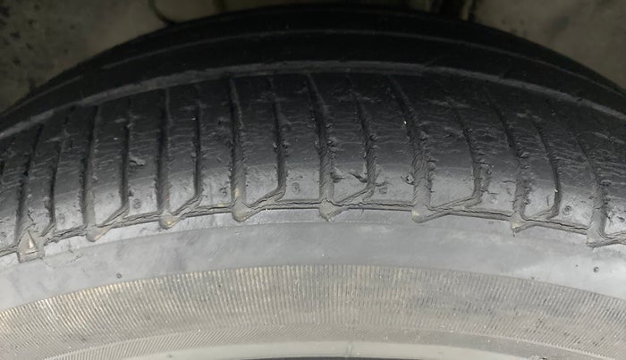 2017 Tata TIGOR XZ (O) PETROL, Petrol, Manual, 49,189 km, Right Front Tyre Tread