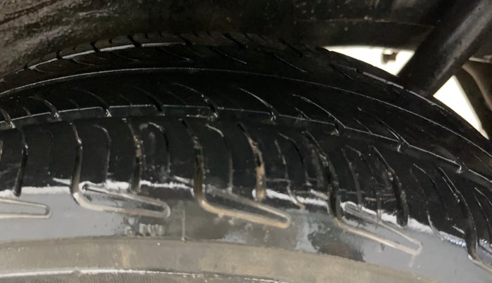 2015 Maruti Wagon R 1.0 VXI, Petrol, Manual, 54,011 km, Left Rear Tyre Tread