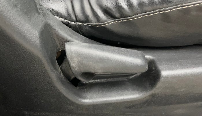 2015 Maruti Wagon R 1.0 VXI, Petrol, Manual, 54,011 km, Driver Side Adjustment Panel