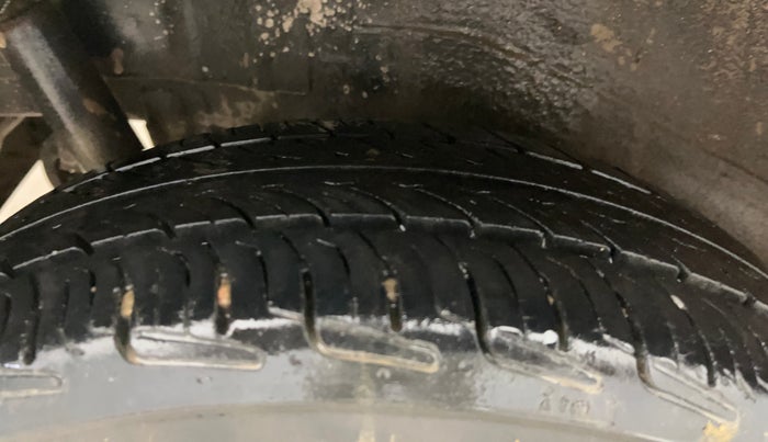 2015 Maruti Wagon R 1.0 VXI, Petrol, Manual, 54,011 km, Right Rear Tyre Tread