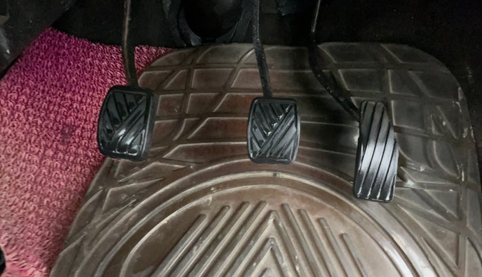 2015 Maruti Wagon R 1.0 VXI, Petrol, Manual, 54,011 km, Pedals