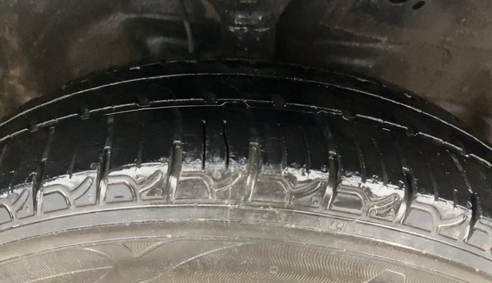 2015 Maruti Wagon R 1.0 VXI, Petrol, Manual, 54,011 km, Right Front Tyre Tread