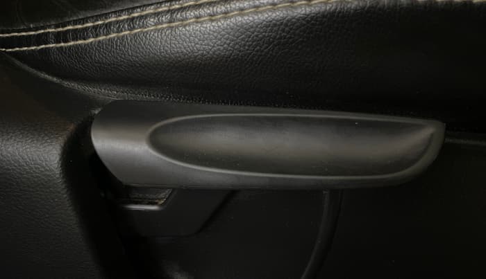 2019 Volkswagen Polo TRENDLINE 1.0L, Petrol, Manual, 67,707 km, Driver Side Adjustment Panel