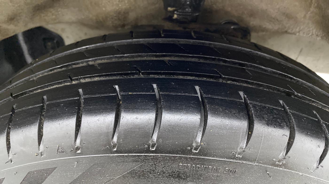 2019 Maruti Eeco 5 STR WITH A/C+HTR, Petrol, Manual, 86,434 km, Right Front Tyre Tread