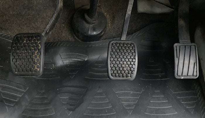 2019 Maruti Eeco 5 STR WITH A/C+HTR, Petrol, Manual, 86,434 km, Pedals