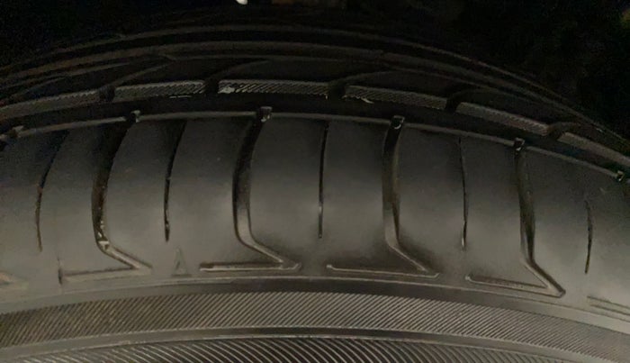 2020 Mahindra MARAZZO M8 8 STR, Diesel, Manual, 65,701 km, Right Rear Tyre Tread