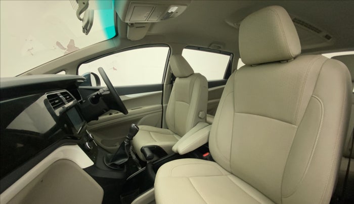 2020 Mahindra MARAZZO M8 8 STR, Diesel, Manual, 65,701 km, Right Side Front Door Cabin
