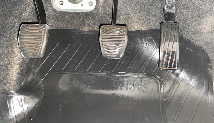 2020 Mahindra MARAZZO M8 8 STR, Diesel, Manual, 65,701 km, Pedals