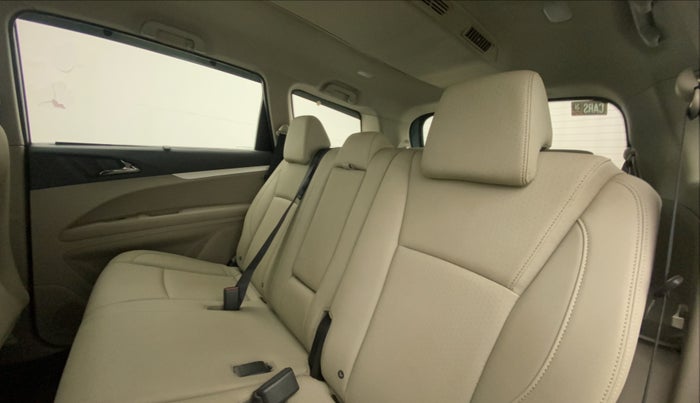 2020 Mahindra MARAZZO M8 8 STR, Diesel, Manual, 65,701 km, Right Side Rear Door Cabin