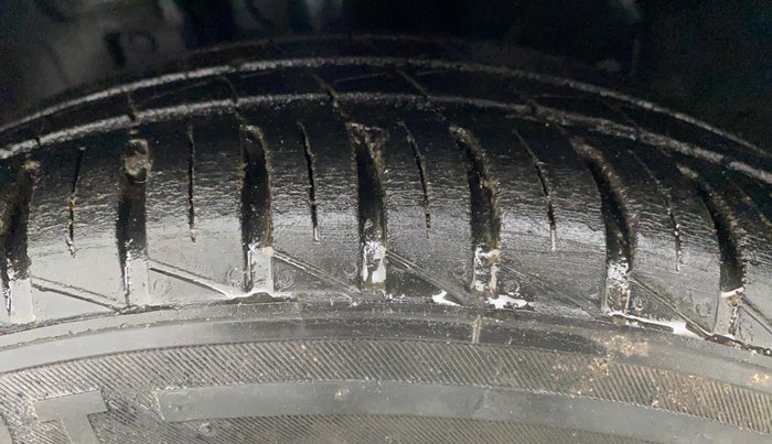 2021 Datsun Redi Go A, Petrol, Manual, 16,976 km, Left Front Tyre Tread