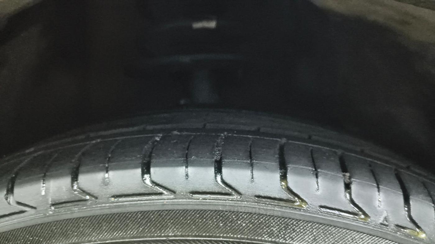 2019 Maruti Baleno ZETA PETROL 1.2, Petrol, Manual, 1,09,172 km, Right Front Tyre Tread