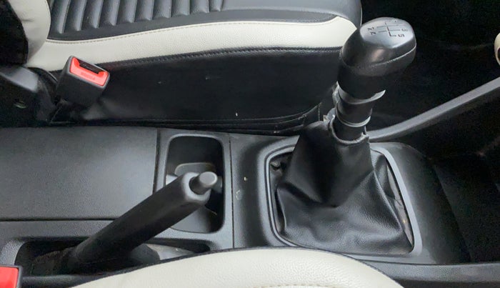 2019 Renault TRIBER 1.0 RXL PETROL, Petrol, Manual, 23,648 km, Gear Lever