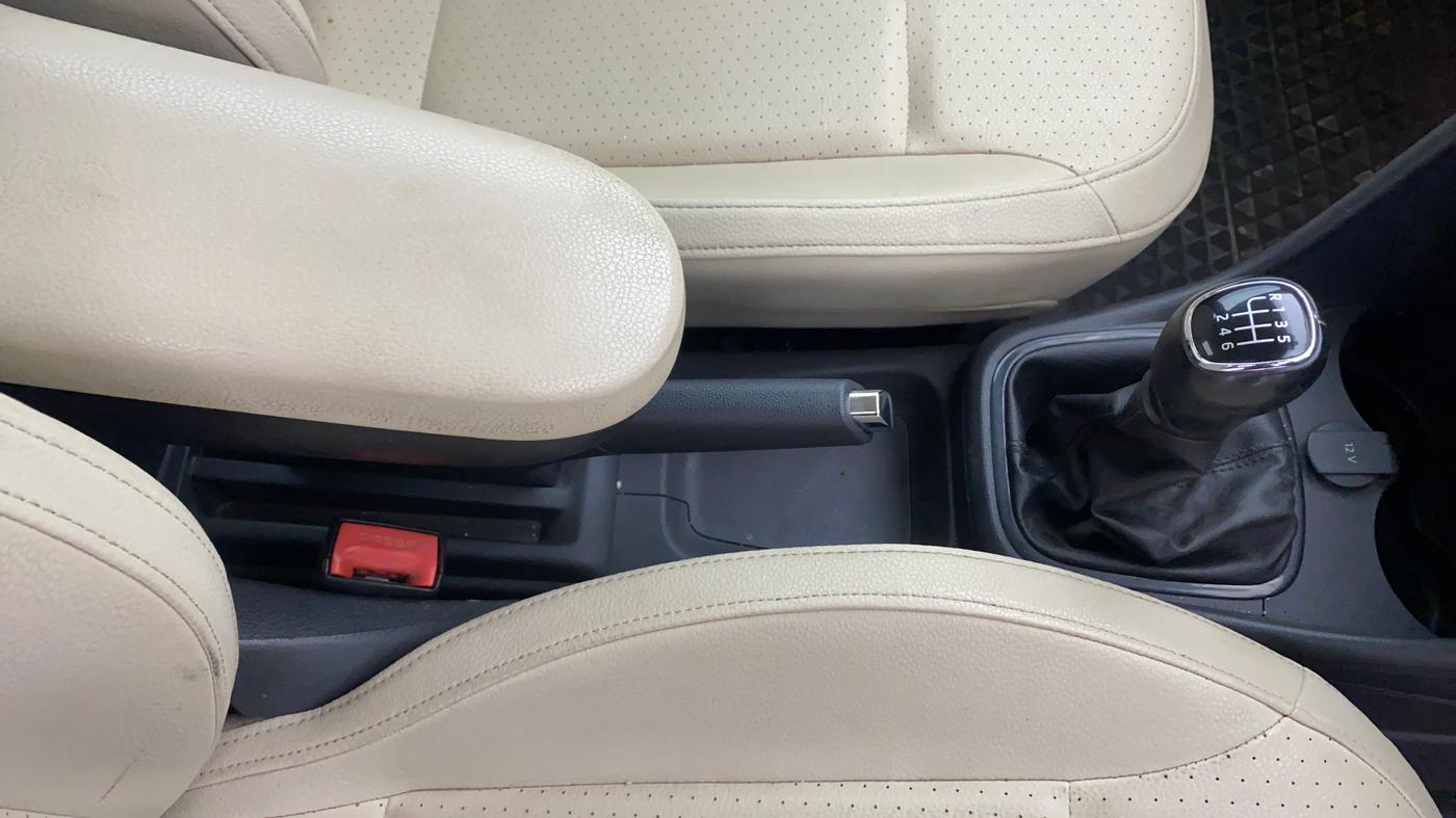 2020 Skoda Rapid STYLE TSI, Petrol, Manual, 85,009 km, Gear Lever