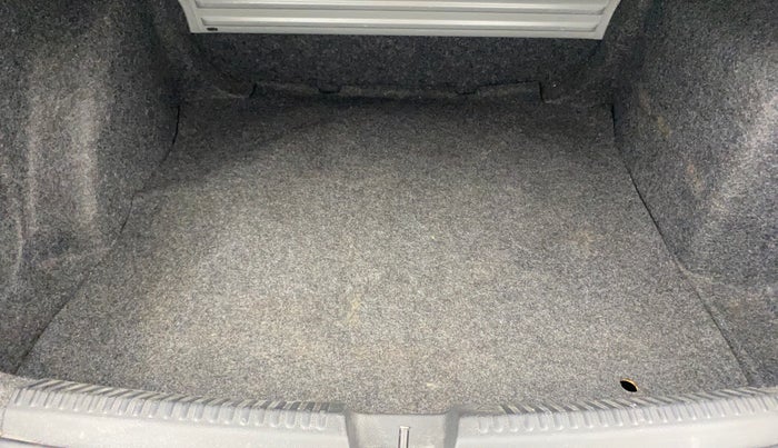 2020 Skoda Rapid STYLE TSI, Petrol, Manual, 85,009 km, Boot Inside