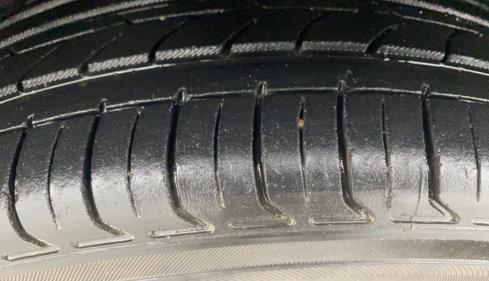 2020 Skoda Rapid STYLE TSI, Petrol, Manual, 85,009 km, Left Front Tyre Tread