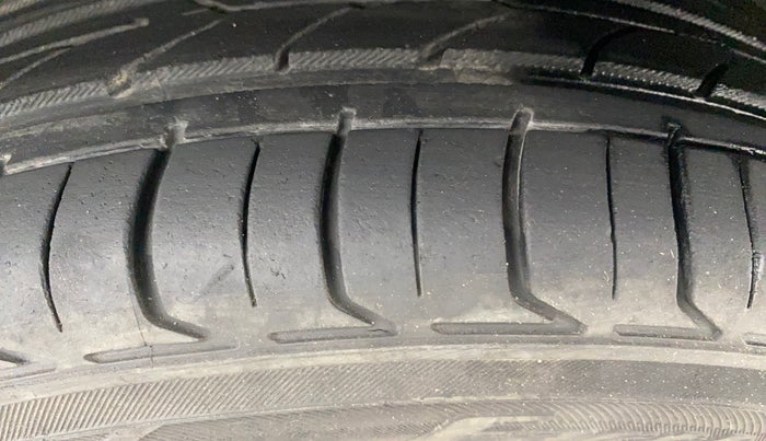 2020 Skoda Rapid STYLE TSI, Petrol, Manual, 85,009 km, Right Front Tyre Tread