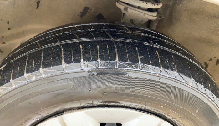 2019 Maruti Alto 800 LXI, Petrol, Manual, 32,821 km, Left Front Tyre Tread