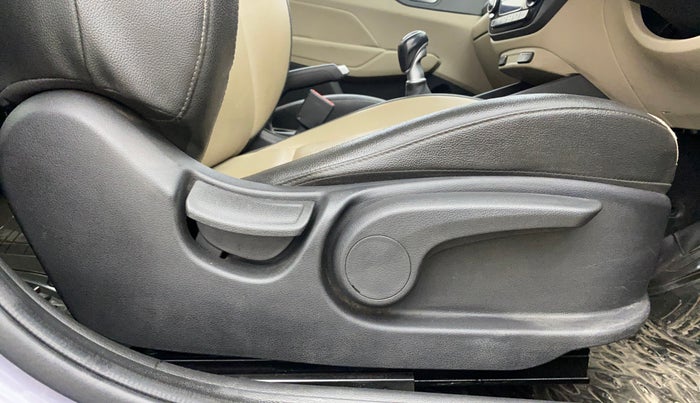 2018 Hyundai Verna 1.6 VTVT SX O, Petrol, Manual, 75,988 km, Driver Side Adjustment Panel