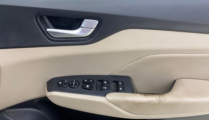 2018 Hyundai Verna 1.6 VTVT SX O, Petrol, Manual, 75,988 km, Driver Side Door Panels Control